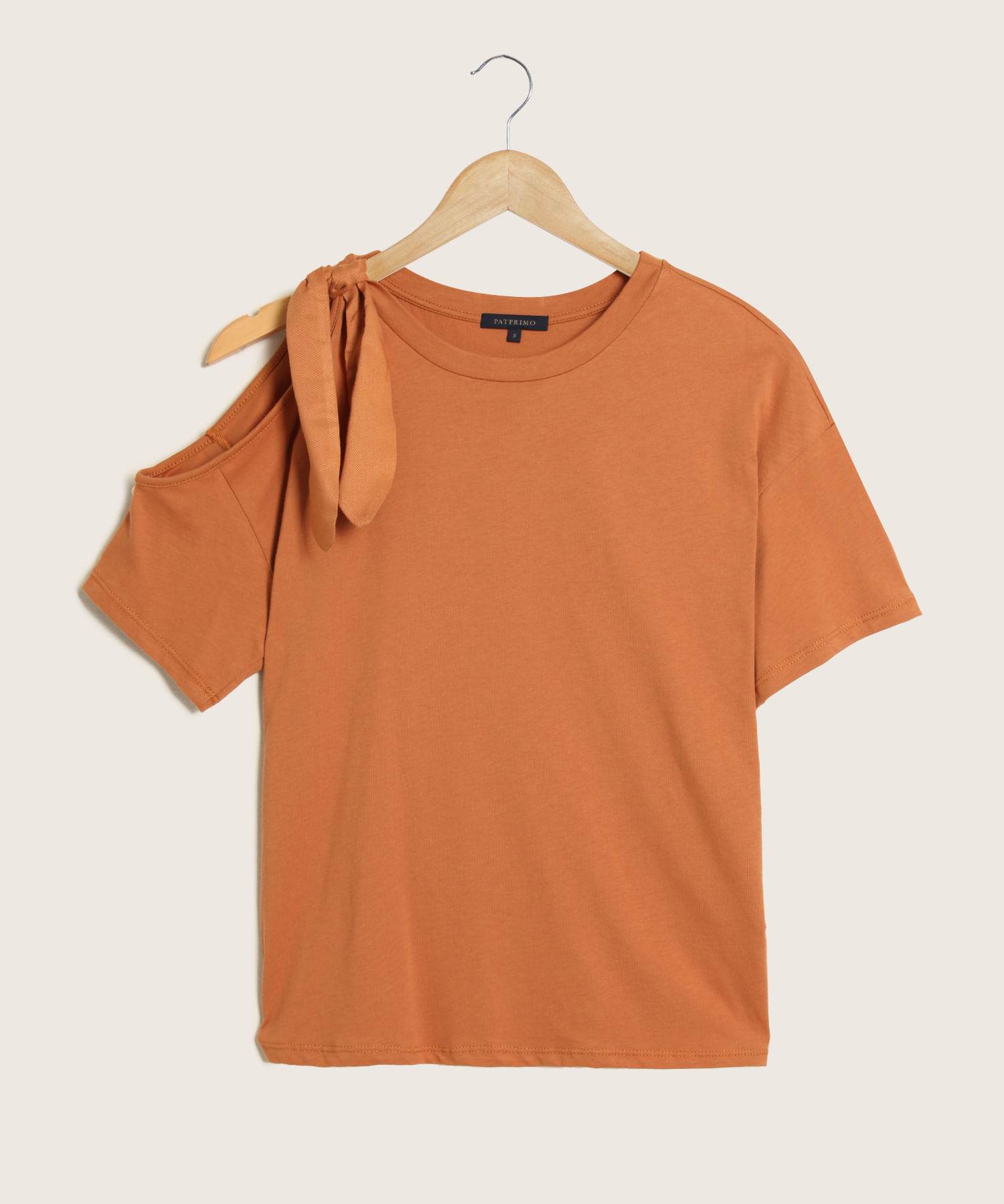 Manga del hombro de la camiseta, camiseta, camiseta, marrón