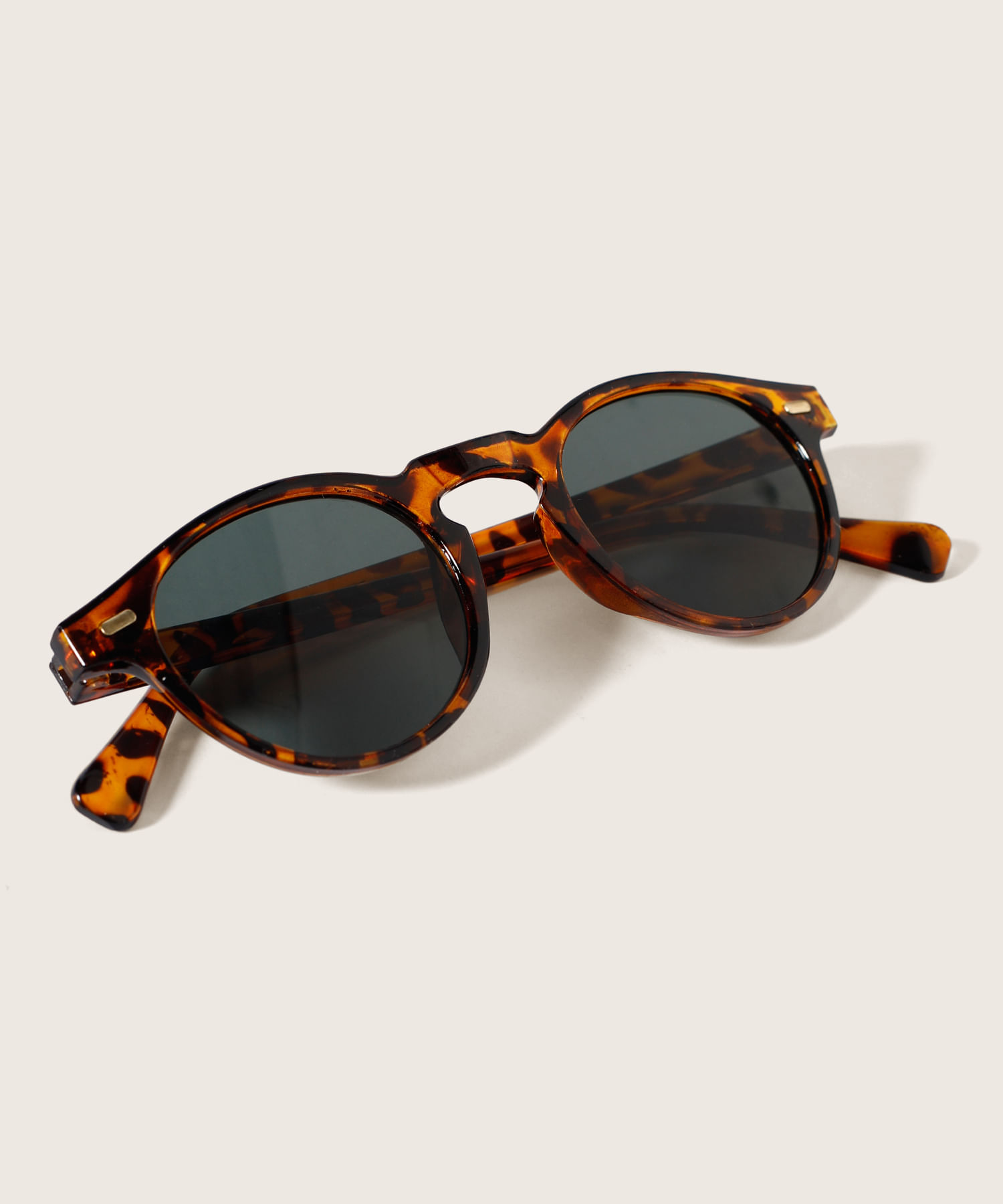 Gafas de sol con marco de diseño y lentes oscuros 30490137 - Patprimo