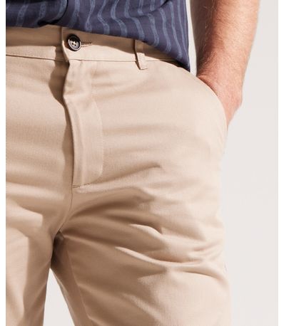 Pantalón Tipo Chino con Bolsillos